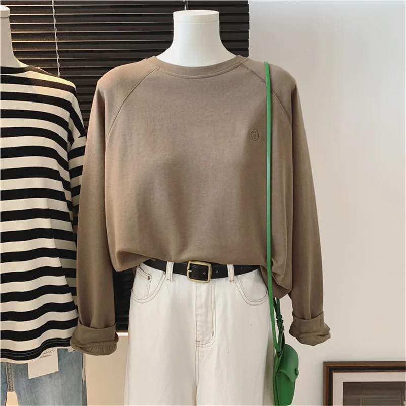 Elegant Embroidered Letter Long Sleeve T-Shirt Women Loose Fit Cotton plus Size Top Slimming Casual Streetwear Spring Autumn
Elegant Embroidered Letter Long Sleeve T-Shirt Women Loose Fit Cotton plus Size Top Slimming Casual Streetwear Spring Autumn