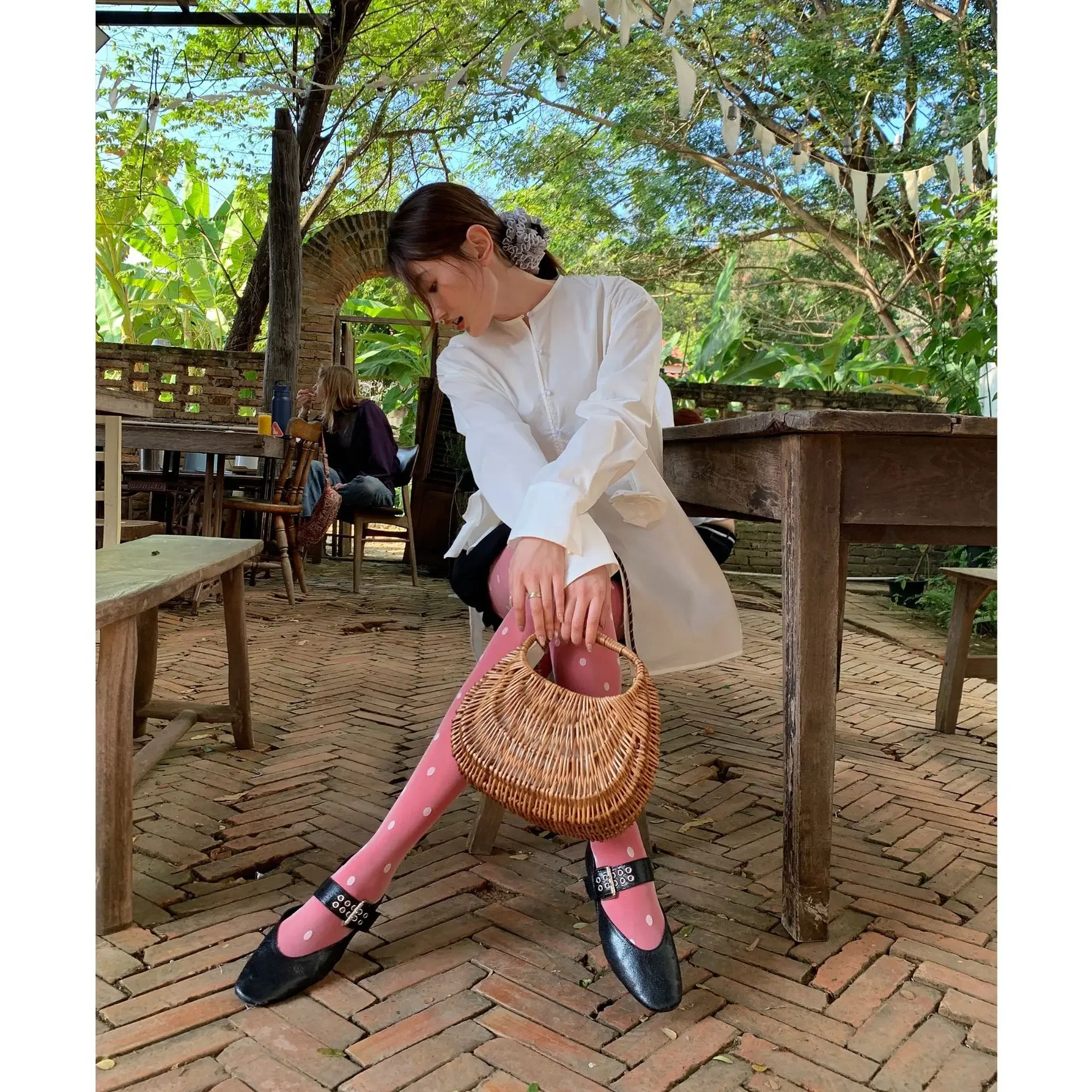 Новая китайская рубашка с длинными рукавами и объемным цветком для женщин, ранней весны, темперамент, неравномерная талия и тонкая белая рубашка
Новая китайская рубашка с длинными рукавами и объемным цветком для женщин, ранней весны, темперамент, неравномерная талия и тонкая белая рубашка