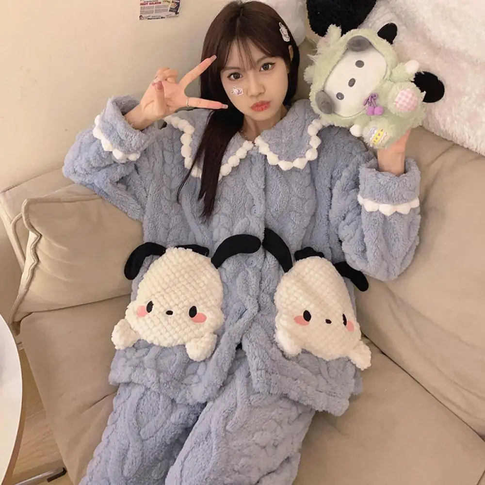 Аниме Pochacco, женский коралловый бархатный пижамный комплект, осенне-зимний комплект принцессы в стиле принцессы, милый, утепленный, теплый комплект домашней одежды
Аниме Pochacco, женский коралловый бархатный пижамный комплект, осенне-зимний комплект принцессы в стиле принцессы, милый, утепленный, теплый комплект домашней одежды