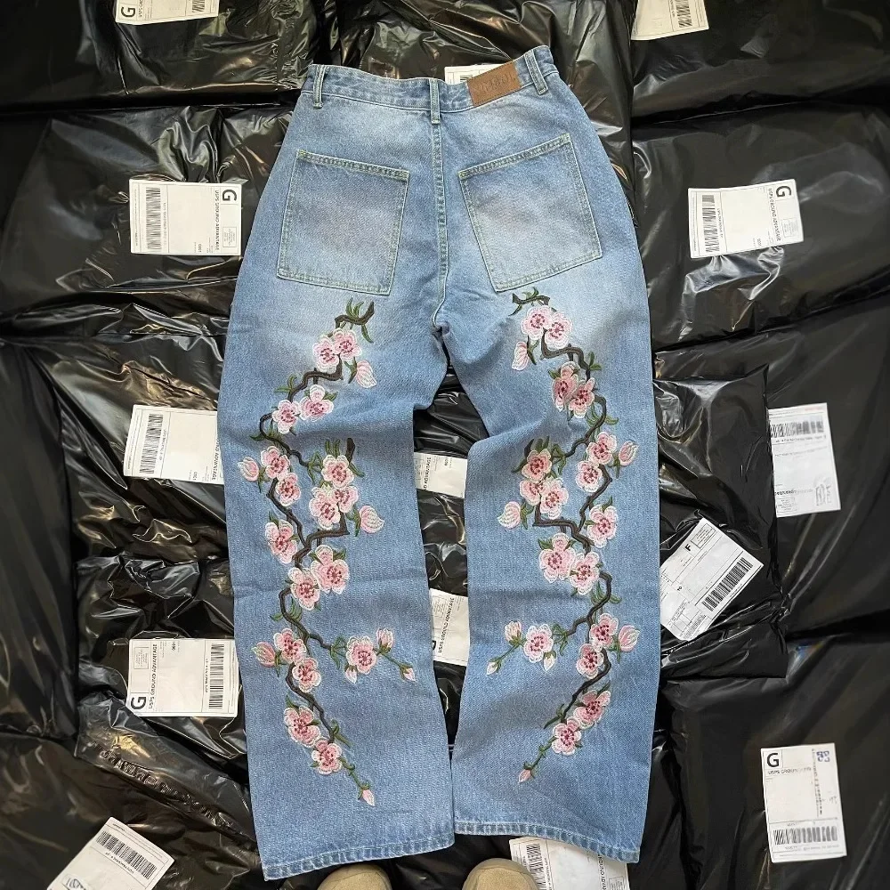 2025 Spring/Summer American Retro Personalized Street Flowers Embroidered Jeans Women's Casual Loose Pants Female Clothing
2025 Spring/Summer American Retro Personalized Street Flowers Embroidered Jeans Women's Casual Loose Pants Female Clothing