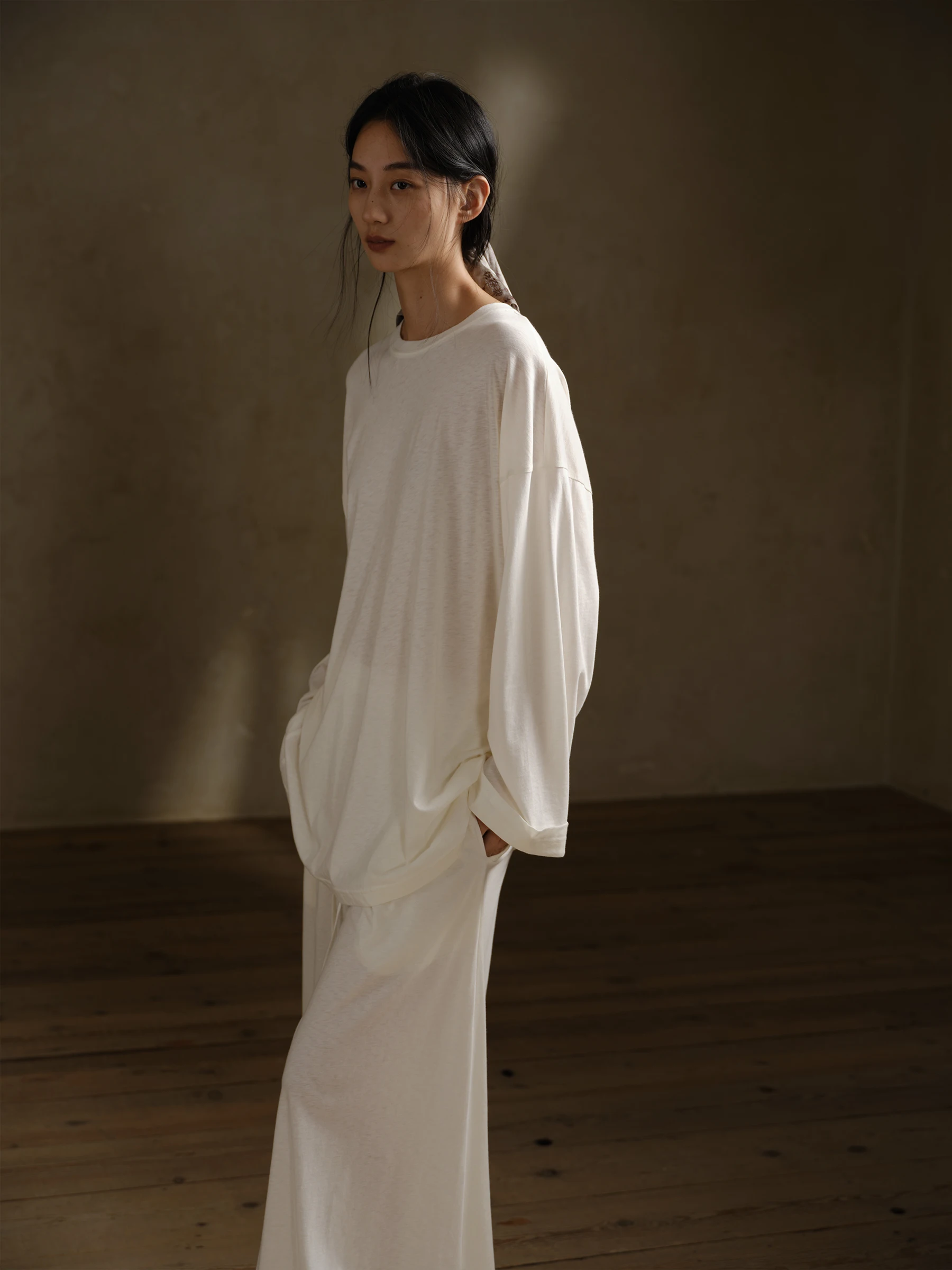 Комплект Commuse Memory Lazy Walking: расслабляющий хлопковый мягкий комплект из футболки с длинным рукавом и брюк, женский повседневный костюм-двойка
Комплект Commuse Memory Lazy Walking: расслабляющий хлопковый мягкий комплект из футболки с длинным рукавом и брюк, женский повседневный костюм-двойка