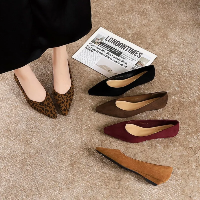new pointed-toe comfortable wedge heel shoes, suede light-mouth low-heeled women's shoes, leopard print single shoes for women
new pointed-toe comfortable wedge heel shoes, suede light-mouth low-heeled women's shoes, leopard print single shoes for women