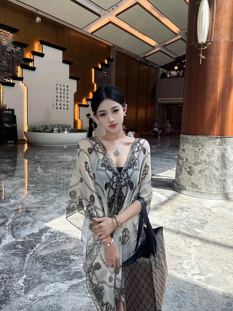 Lightweight Summer Shawl Outerwear Chiffon Cloak Sleeveless Sun Protection Korean Style Long Rectangle Young Women's Fashion
Lightweight Summer Shawl Outerwear Chiffon Cloak Sleeveless Sun Protection Korean Style Long Rectangle Young Women's Fashion