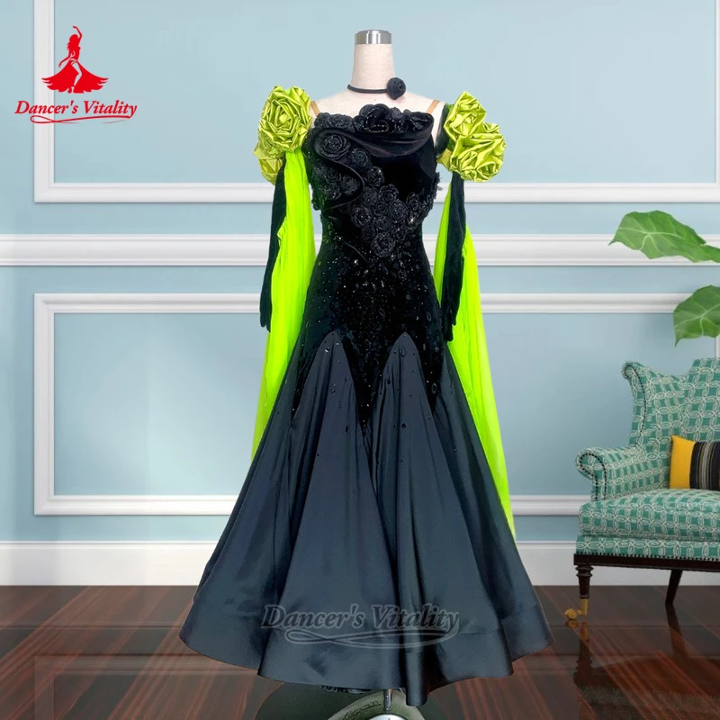 International Championship Adult&Teenagers Waltz Fluorescent Green+Black Two-color Stitching Dresses Customize Dancer's Vitality
International Championship Adult&Teenagers Waltz Fluorescent Green+Black Two-color Stitching Dresses Customize Dancer's Vitality