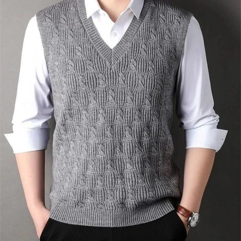 Новый мужской свитер, жилет без рукавов, утепленный осенне-зимний вязаный жилет с v-образным вырезом
Новый мужской свитер, жилет без рукавов, утепленный осенне-зимний вязаный жилет с v-образным вырезом