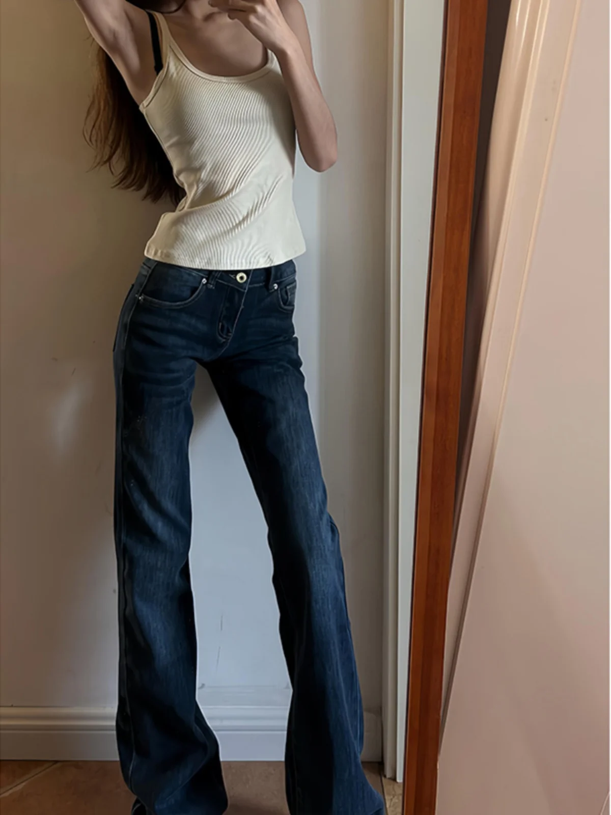 Женские джинсы-клеш с низкой посадкой, эластичные, весна-осень, новые, с высокой талией, длинные леггинсы, темно-синий деним
Женские джинсы-клеш с низкой посадкой, эластичные, весна-осень, новые, с высокой талией, длинные леггинсы, темно-синий деним