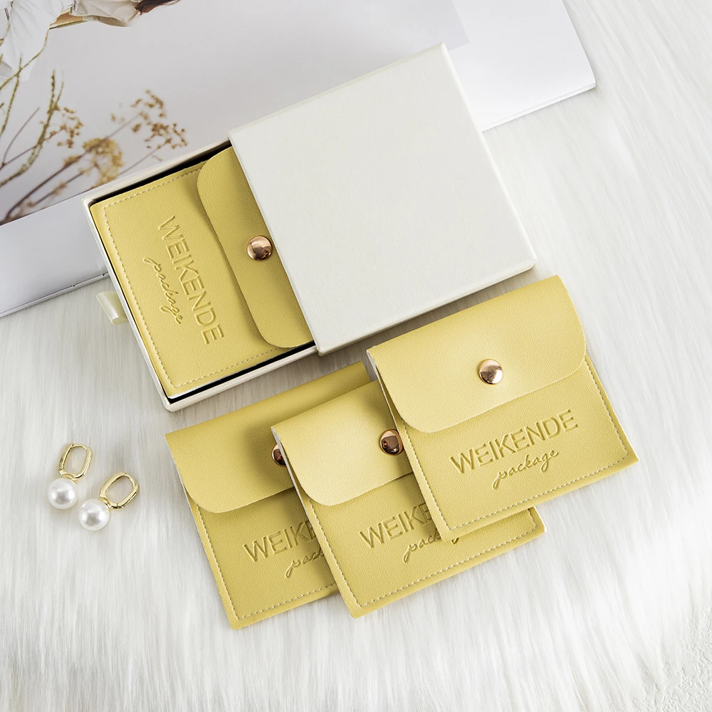 Custom Logo 6x6cm DIY PU Leather Envelope Organizer Bag With Gold Snap Travel Jewelry Pouch Ring Earring Necklace Wedding Favors
Custom Logo 6x6cm DIY PU Leather Envelope Organizer Bag With Gold Snap Travel Jewelry Pouch Ring Earring Necklace Wedding Favors