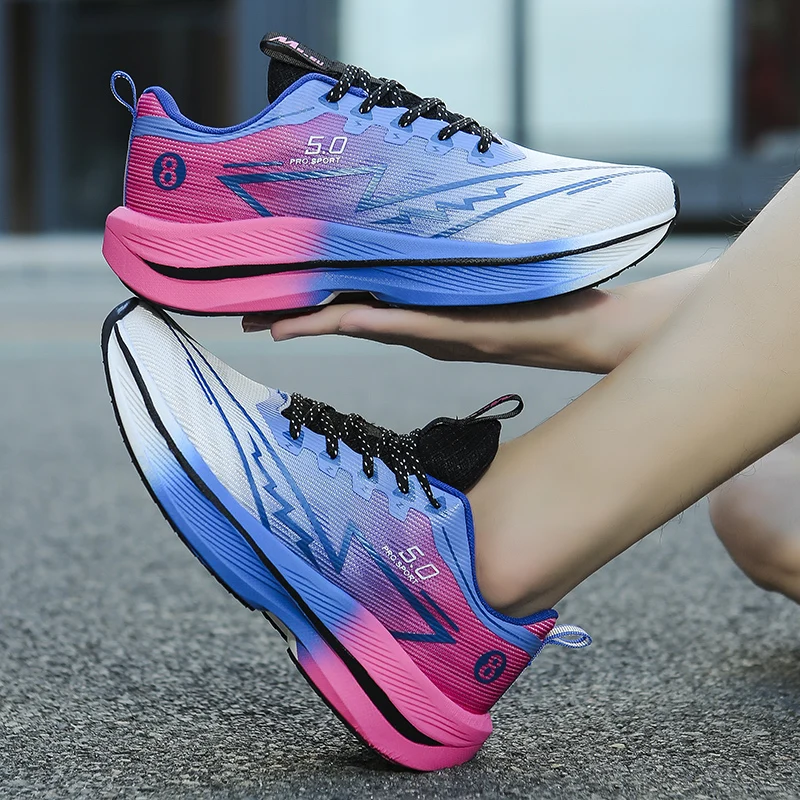 New gradient men's and women's running shoes, breathable fly-knit, high elasticity, shock-absorbing, professional cushioning, we
New gradient men's and women's running shoes, breathable fly-knit, high elasticity, shock-absorbing, professional cushioning, we