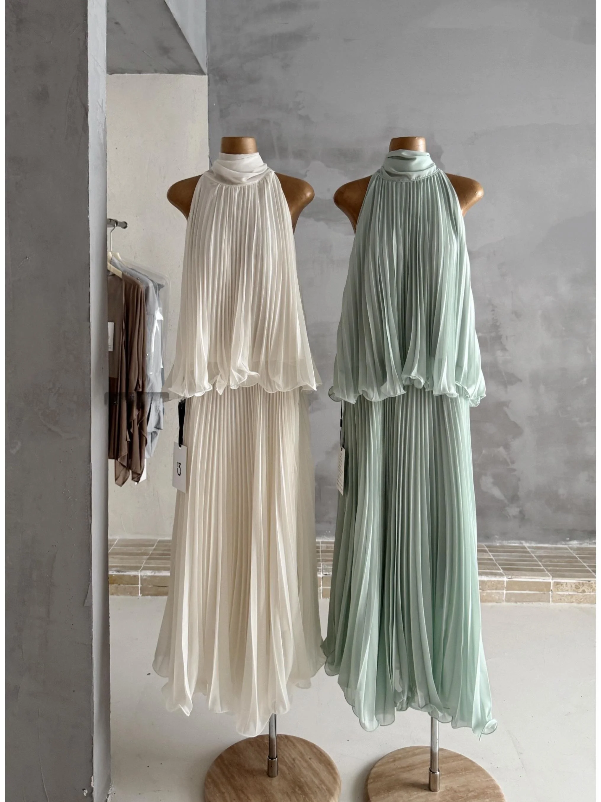 13STDIO2026 Fairy Skirt with Sash Hanging Neck Pleated 3D Design Atmosphere Sensation Women's Summer Fashion Set High Waist
13STDIO2026 Fairy Skirt with Sash Hanging Neck Pleated 3D Design Atmosphere Sensation Women's Summer Fashion Set High Waist