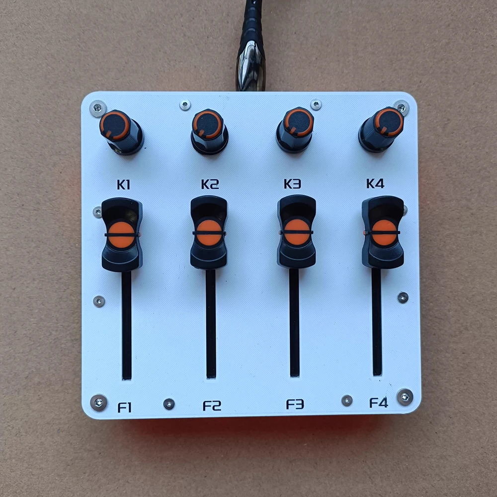 4-кнопочный и 4-фейдерный MIDI-контроллер с настраиваемой привязкой контроллеров CC
4-кнопочный и 4-фейдерный MIDI-контроллер с настраиваемой привязкой контроллеров CC