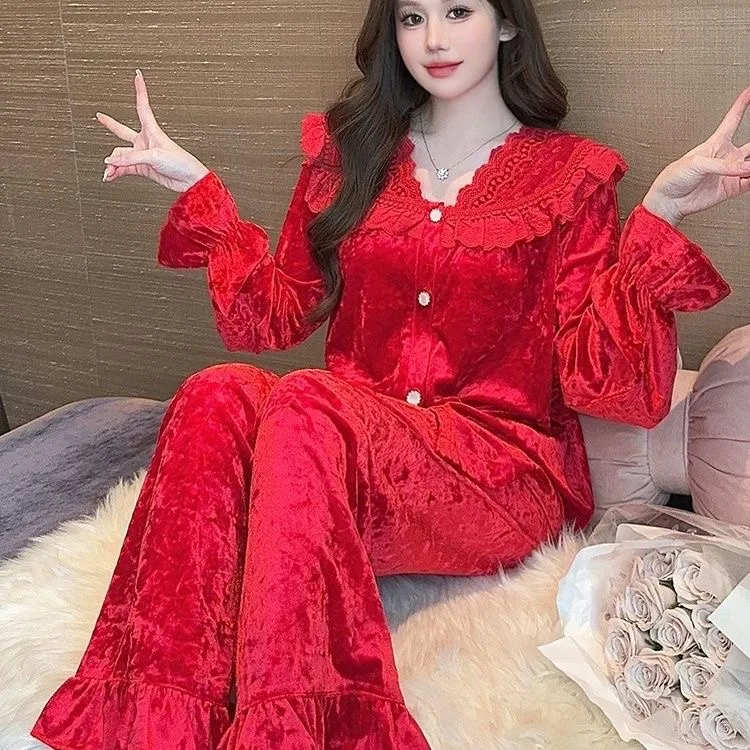 Fashionable Red Velvet Sleepwear Set Women's Two-Piece Home Clothes New Year's Style Cozy Long-Sleeve V-Neck Sweater And Pants
Fashionable Red Velvet Sleepwear Set Women's Two-Piece Home Clothes New Year's Style Cozy Long-Sleeve V-Neck Sweater And Pants