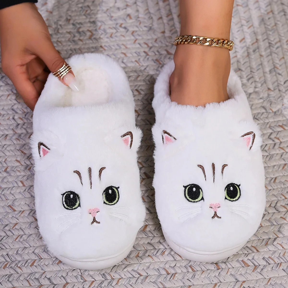 24h shipping orignal cat slippers woman snug home shoes womens fluffy kitten slides indoor fuzzy slipper kitty room shoe winter
24h shipping orignal cat slippers woman snug home shoes womens fluffy kitten slides indoor fuzzy slipper kitty room shoe winter