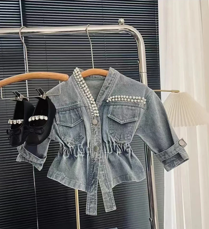 New Children Clothing Nail Bead Versatile Short Girls Baby Top 2025 Spring Korean Girls Denim Coat
New Children Clothing Nail Bead Versatile Short Girls Baby Top 2025 Spring Korean Girls Denim Coat