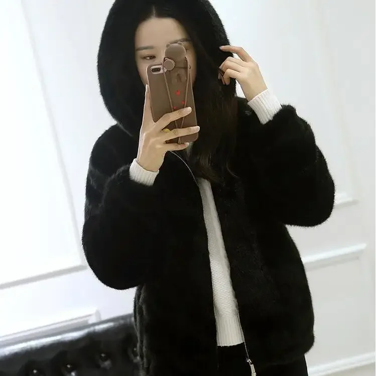 Winter 2026 New Fashion Women’s Solid Color Zipper Long Sleeve Hooded Faux Fur Coats Female Casual Trendy Luxury Jackets Clothes
Winter 2026 New Fashion Women’s Solid Color Zipper Long Sleeve Hooded Faux Fur Coats Female Casual Trendy Luxury Jackets Clothes