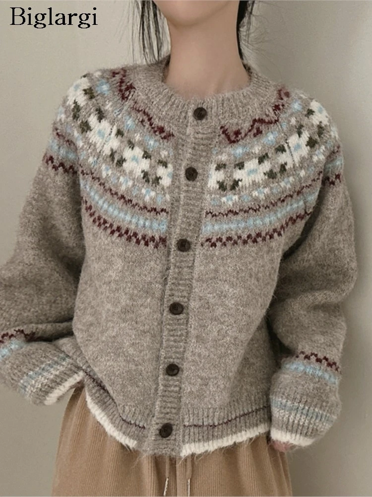 Вязаный осенне-зимний кардиган, женский цветочный принт, модный корейский стиль, свободные женские кардиганы, повседневный женский свитер, пальто
Вязаный осенне-зимний кардиган, женский цветочный принт, модный корейский стиль, свободные женские кардиганы, повседневный женский свитер, пальто