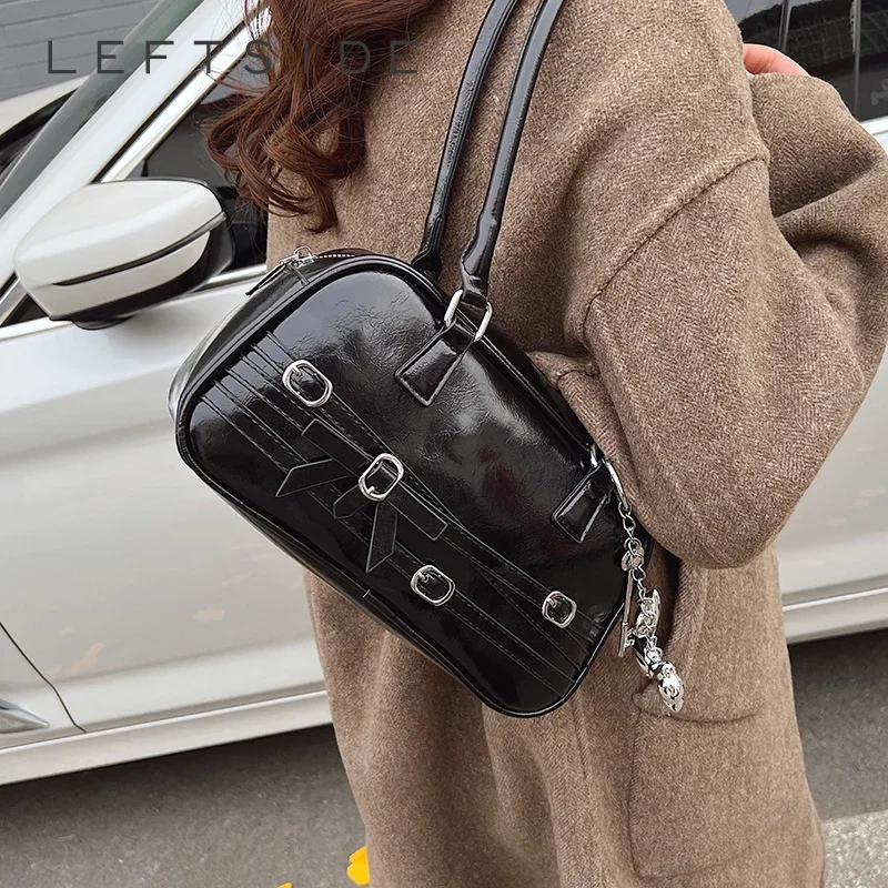 LEFTSIDE Small PU Leather Underarm Bags Lady Short Handle Shoulder Bag for Women 2024 New Designer Y2K Handbags and Purses
LEFTSIDE Small PU Leather Underarm Bags Lady Short Handle Shoulder Bag for Women 2024 New Designer Y2K Handbags and Purses