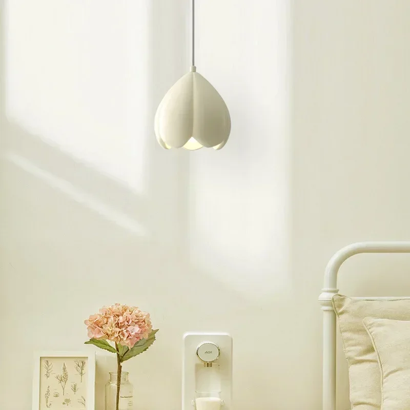 SANDYHA Nordic Flower Bud Pendant Light Creamy Style LED Ceiling Chandelier for Bedroom Living Room Dining Table Bedside Decor
SANDYHA Nordic Flower Bud Pendant Light Creamy Style LED Ceiling Chandelier for Bedroom Living Room Dining Table Bedside Decor