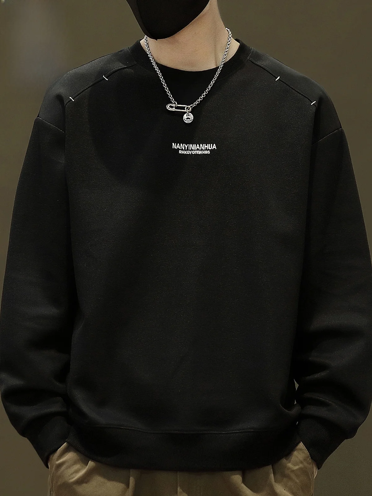 Мужская толстовка Bla Sweatirt, весна 2024, свободная футболка с длинными рукавами и круглым вырезом, модная, удобная, из полиэфирной ткани
Мужская толстовка Bla Sweatirt, весна 2024, свободная футболка с длинными рукавами и круглым вырезом, модная, удобная, из полиэфирной ткани