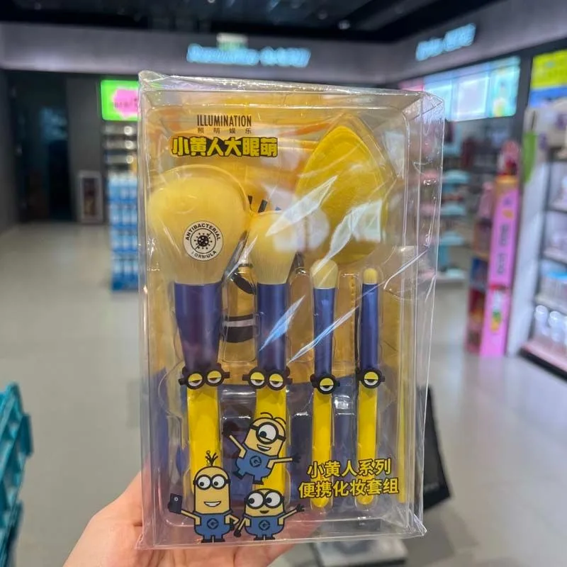 Anime Minions Portable Makeup Set with Beauty Blender and Brush Strong Powder Pickup No Flying Dust Super Convenient Figures Toy
Anime Minions Portable Makeup Set with Beauty Blender and Brush Strong Powder Pickup No Flying Dust Super Convenient Figures Toy