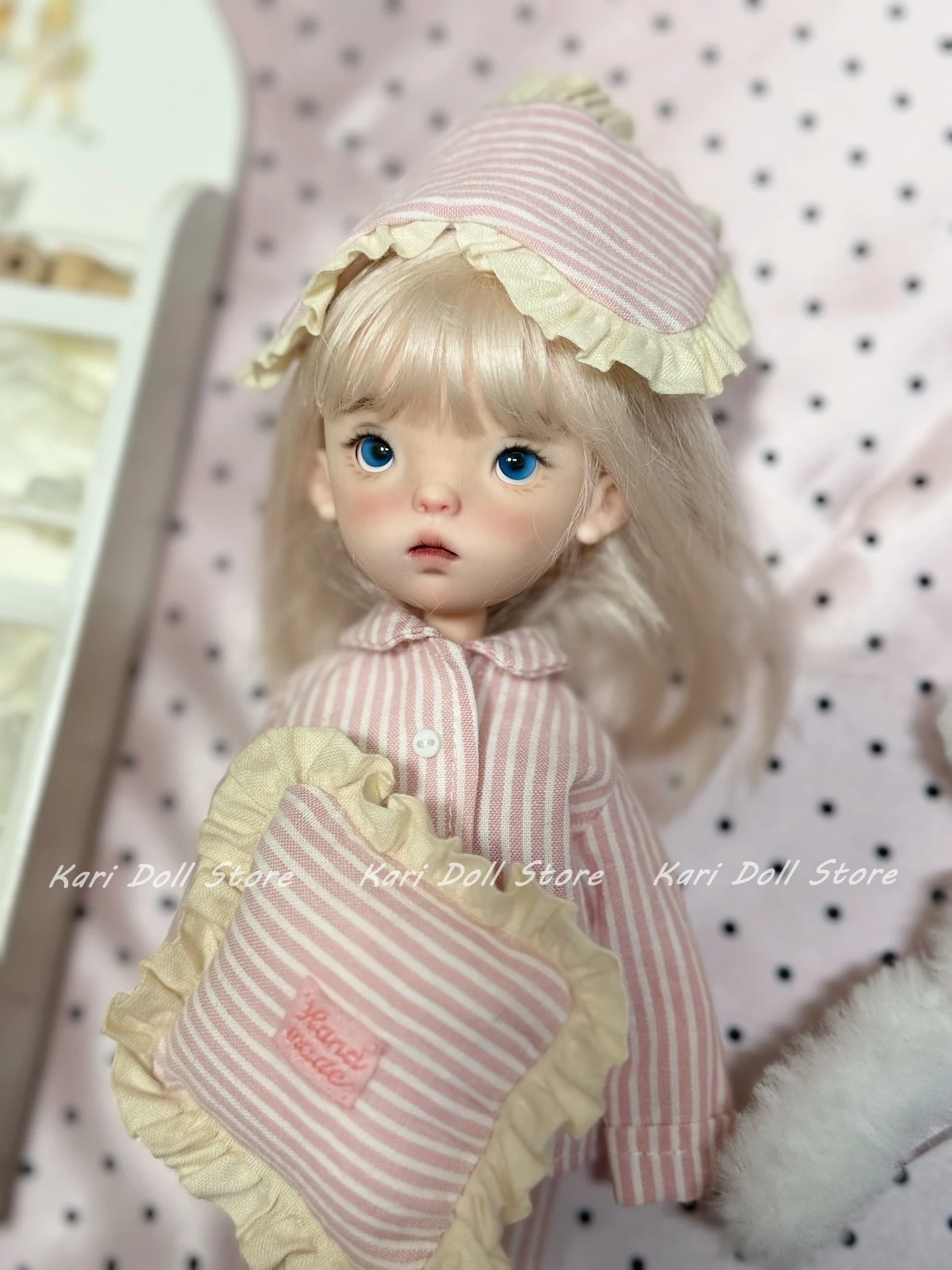 Kari Doll Одежда и юбки 2025 Хлопковый пижамный комплект ручной работы в розовую полоску для куклы Landazz Landoudou
Kari Doll Одежда и юбки 2025 Хлопковый пижамный комплект ручной работы в розовую полоску для куклы Landazz Landoudou