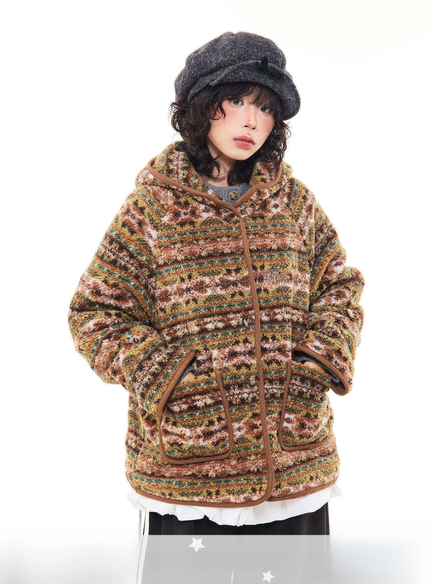 Женская зимняя куртка MKGO в американском ретро-стиле с капюшоном из овечьей шерсти, новая, свободного кроя, маленького размера, теплая, хлопковая, пальто
Женская зимняя куртка MKGO в американском ретро-стиле с капюшоном из овечьей шерсти, новая, свободного кроя, маленького размера, теплая, хлопковая, пальто