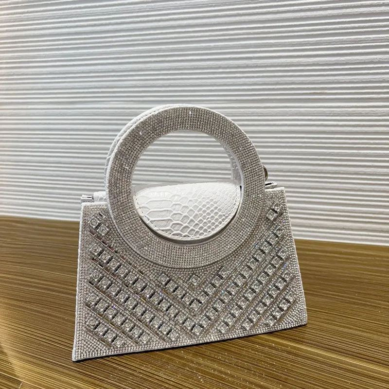 2025 Luxury Design Women's Big Rhinestone Evening Bag Fashion Crocodile Pattern Round Handle Handbags Lady Diamonds Crossbod Bag
2025 Luxury Design Women's Big Rhinestone Evening Bag Fashion Crocodile Pattern Round Handle Handbags Lady Diamonds Crossbod Bag