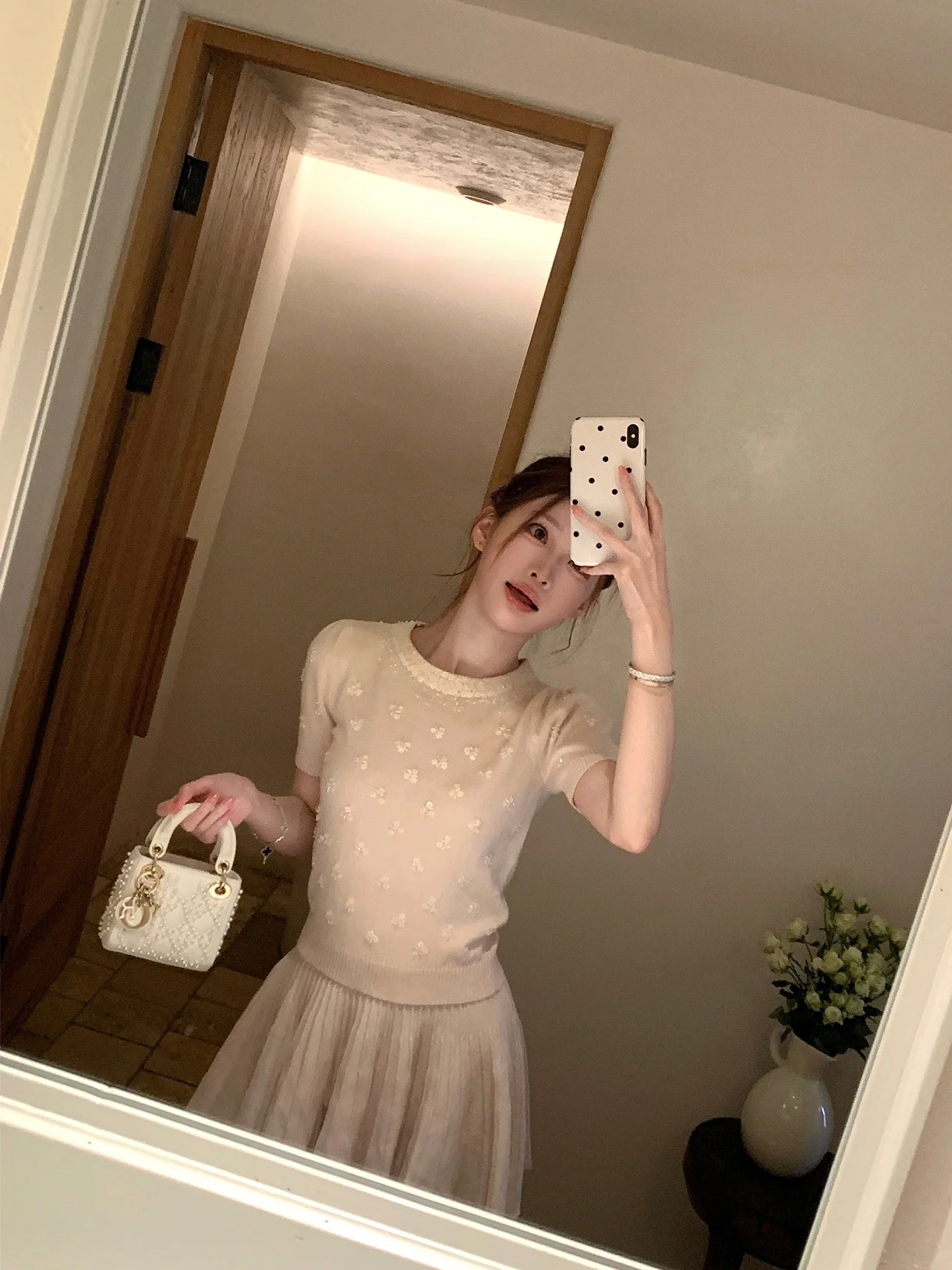 Комплект Coolline Miu: Элегантный модный ансамбль из тяжелого трикотажа с бисерной вышивкой, весенняя коллекция
Комплект Coolline Miu: Элегантный модный ансамбль из тяжелого трикотажа с бисерной вышивкой, весенняя коллекция