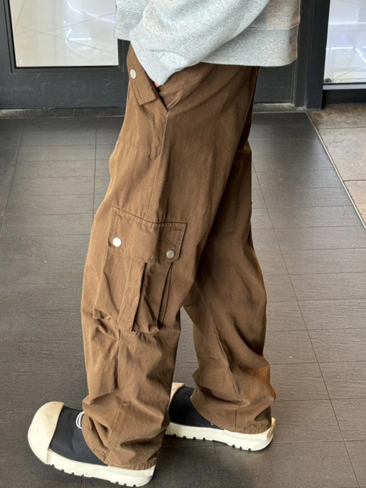 Американские ретро винтажные складные солдатские рабочие брюки мужские осенне-зимние мальдоновые коричневые прямые широкие повседневные брюки
Американские ретро винтажные складные солдатские рабочие брюки мужские осенне-зимние мальдоновые коричневые прямые широкие повседневные брюки