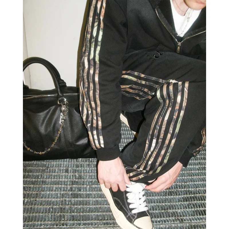 Мужская черная потертая толстовка на молнии с камуфляжными полосками, уличная одежда 202, куртка большого размера, модная верхняя одежда в стиле панк Y2K
Мужская черная потертая толстовка на молнии с камуфляжными полосками, уличная одежда 202, куртка большого размера, модная верхняя одежда в стиле панк Y2K