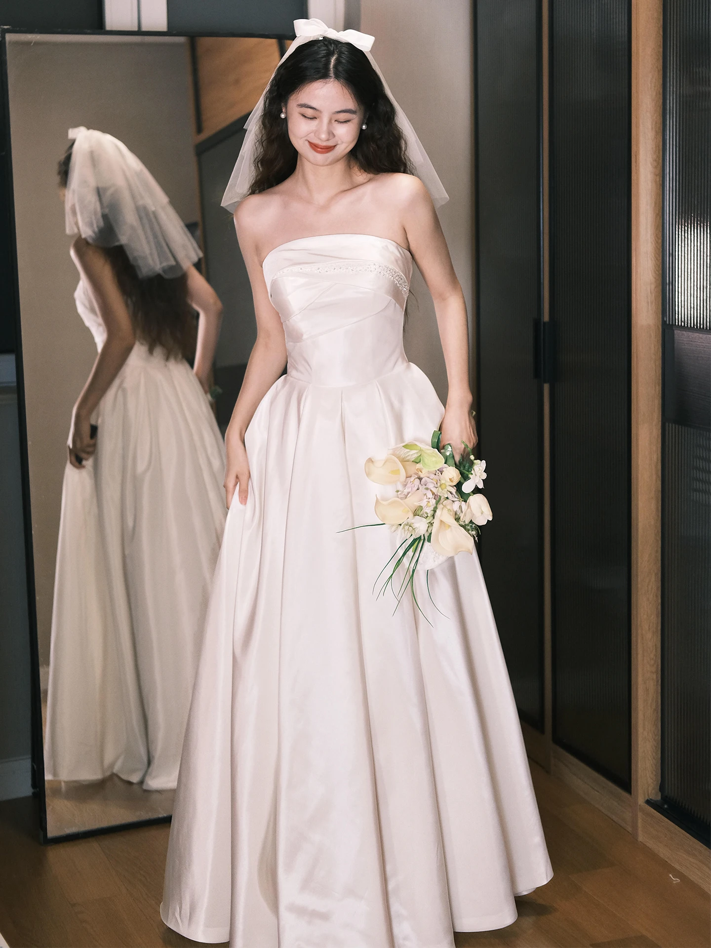 Simple Satin Bridal Dr with Strap Wedding Ceremony Dr Floor Length Engagement Dr White Color Small Size Women Dr
Simple Satin Bridal Dr with Strap Wedding Ceremony Dr Floor Length Engagement Dr White Color Small Size Women Dr