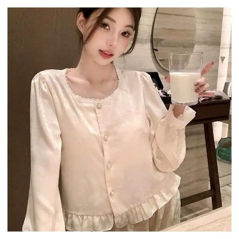 New Hot Womens Sleepwear Ice Silk Homewear Set Spring Autumn New Ins Style 2026 High End Sweet Luxurious Elegant Fashionable
New Hot Womens Sleepwear Ice Silk Homewear Set Spring Autumn New Ins Style 2026 High End Sweet Luxurious Elegant Fashionable