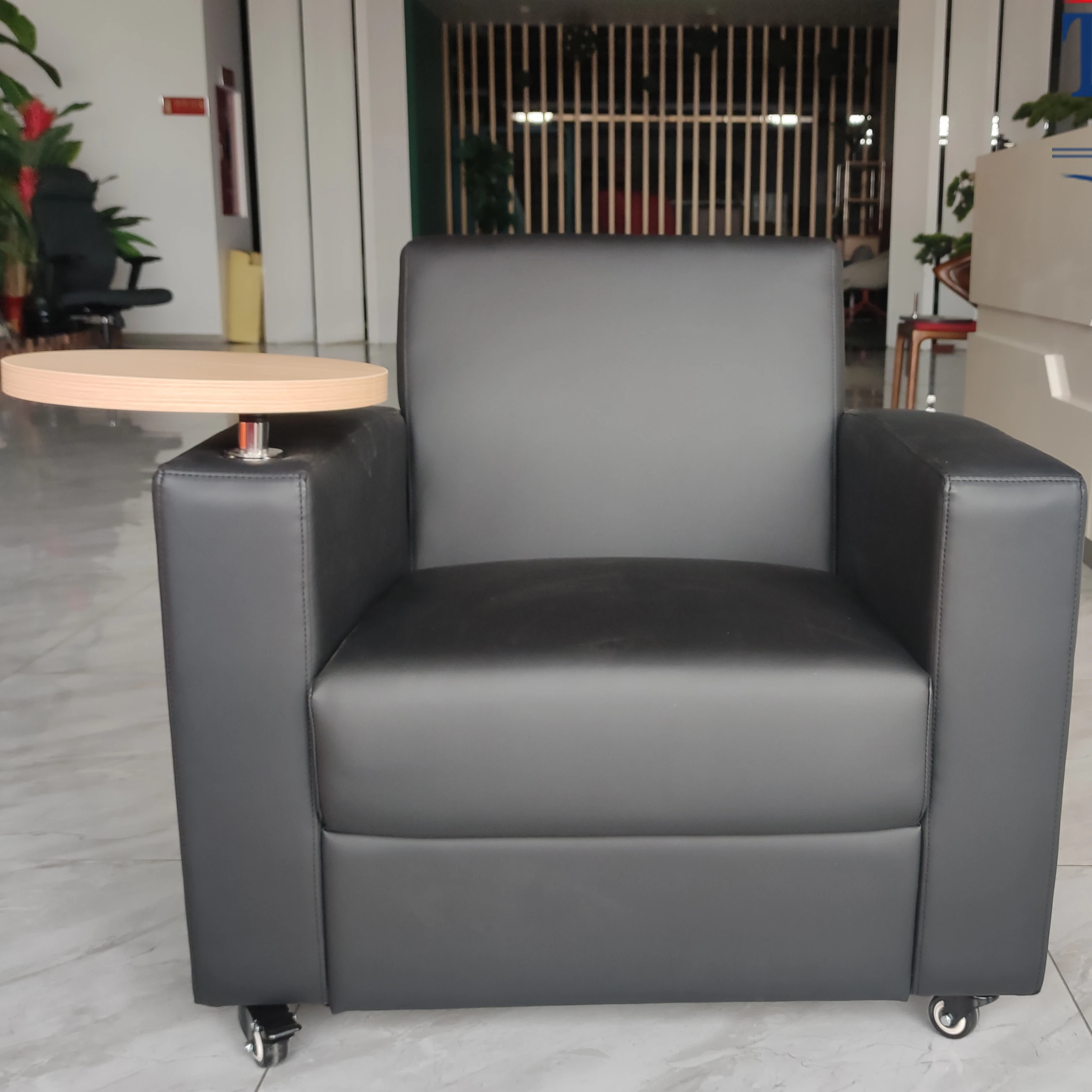 Modern Black Office Sofa Couch Furniture Waiting Negotiation Room Auditorium Sofa Chair Single Leather Sofa for VIP Reception
Modern Black Office Sofa Couch Furniture Waiting Negotiation Room Auditorium Sofa Chair Single Leather Sofa for VIP Reception