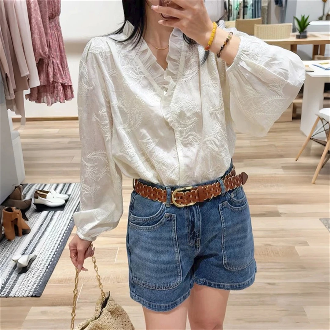 Versatile Classic Paris Bas Shorts Straight Leg Washed Denim Summer Casual Cotton Ladies Jeans Comfortable Fit Medium Stretch
Versatile Classic Paris Bas Shorts Straight Leg Washed Denim Summer Casual Cotton Ladies Jeans Comfortable Fit Medium Stretch