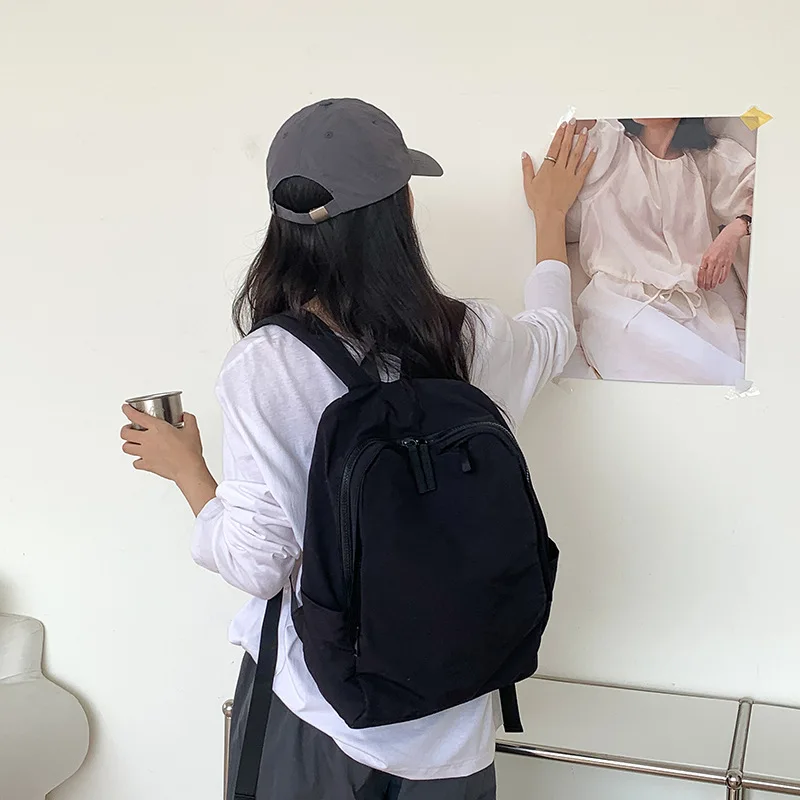 Portable Women's Backpack Made of Nylon with Large Capacity for Commuting High-end and Stylish Backpack for Women
Portable Women's Backpack Made of Nylon with Large Capacity for Commuting High-end and Stylish Backpack for Women