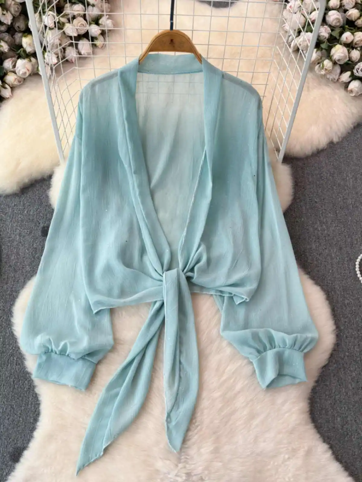 Summer Loose Solid Color Ladies' Tops Casual Daily Simple Commuting Cardigan Laceup Design V-neck Long Sleeves
Summer Loose Solid Color Ladies' Tops Casual Daily Simple Commuting Cardigan Laceup Design V-neck Long Sleeves