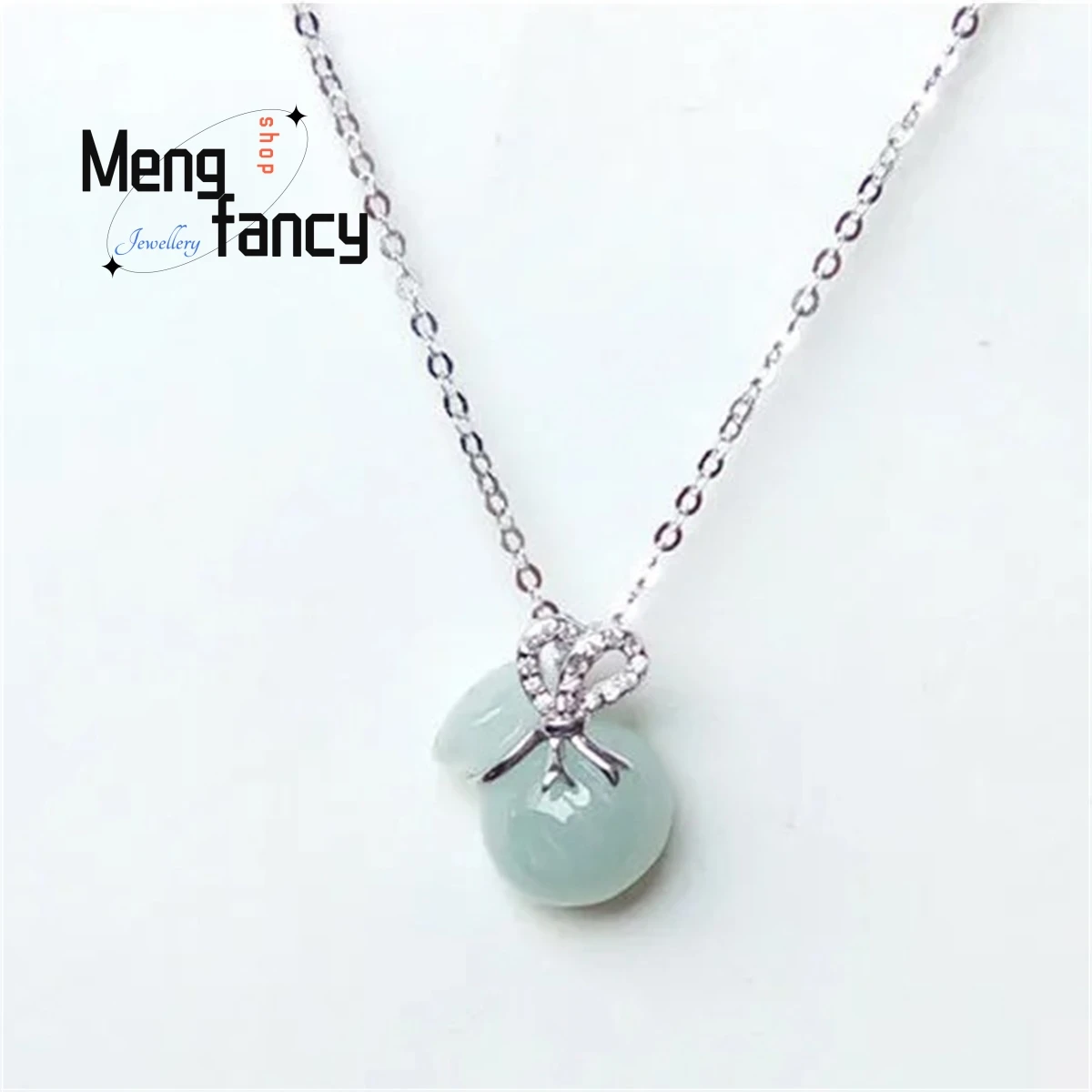 Natural S925 Silver Inlaid Jadeite Money Bag Necklace Elegant Personalized Fashion Versatile Exquisite Light Luxury Fine Jewelry
Natural S925 Silver Inlaid Jadeite Money Bag Necklace Elegant Personalized Fashion Versatile Exquisite Light Luxury Fine Jewelry