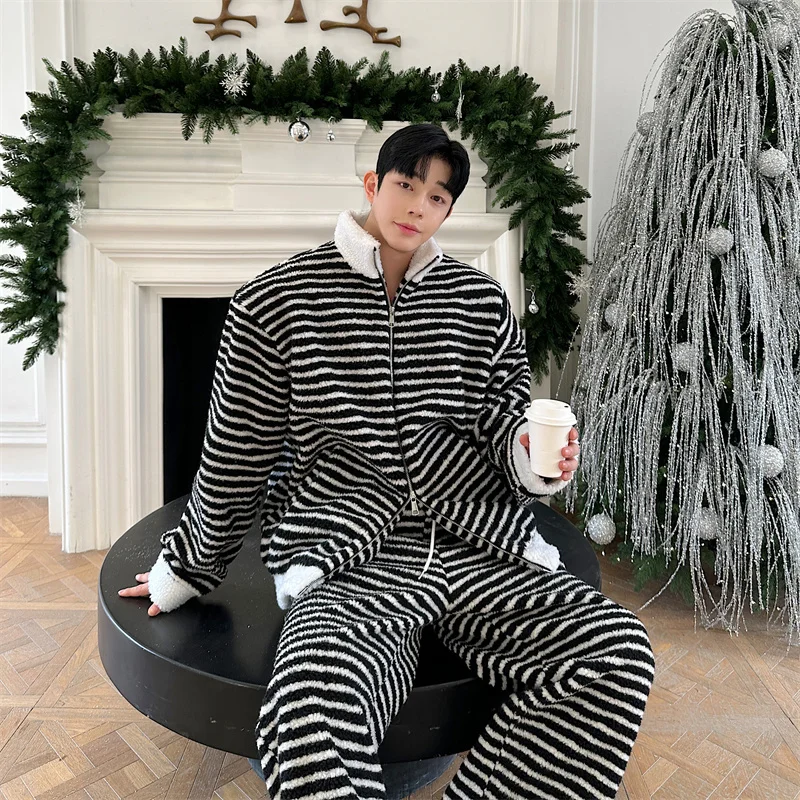 SYUHGFA Korean Stylish Striped Suit Men Stand Collar Jacket Loose Wide Leg Straight Casual Pants Lace-up Patchwork Male Set
SYUHGFA Korean Stylish Striped Suit Men Stand Collar Jacket Loose Wide Leg Straight Casual Pants Lace-up Patchwork Male Set