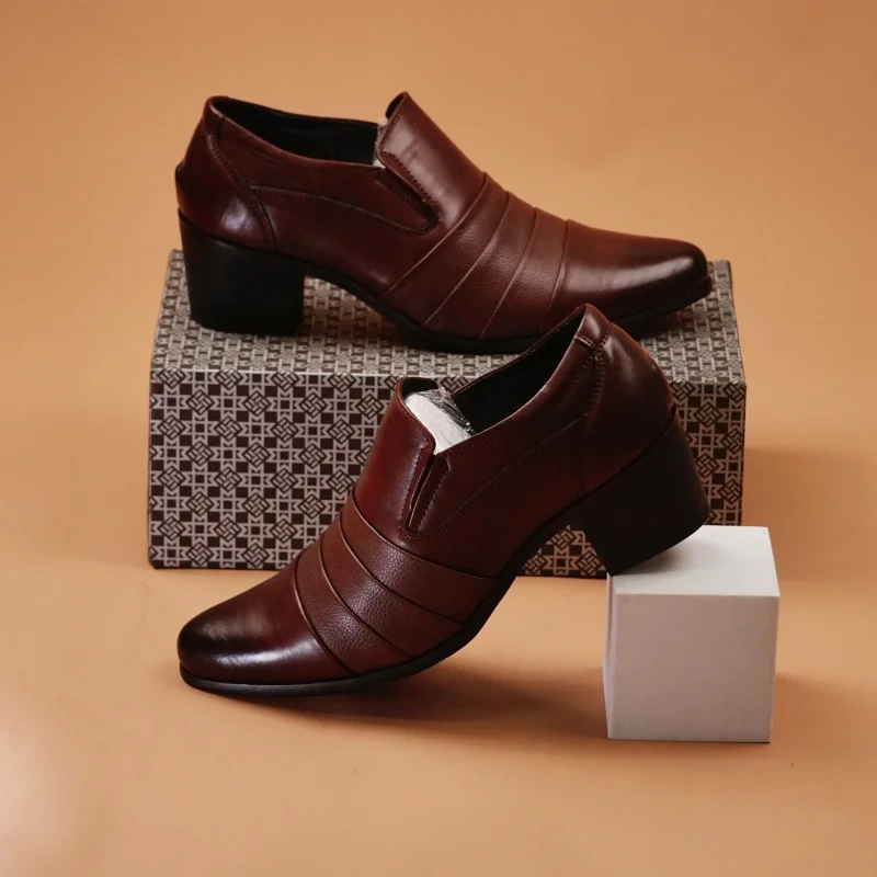 Hot Selling Men's Leather High Heels Europe America Pointed High-end Banquet Dress Shoes Business Men's Work Shoes Versatile
Hot Selling Men's Leather High Heels Europe America Pointed High-end Banquet Dress Shoes Business Men's Work Shoes Versatile