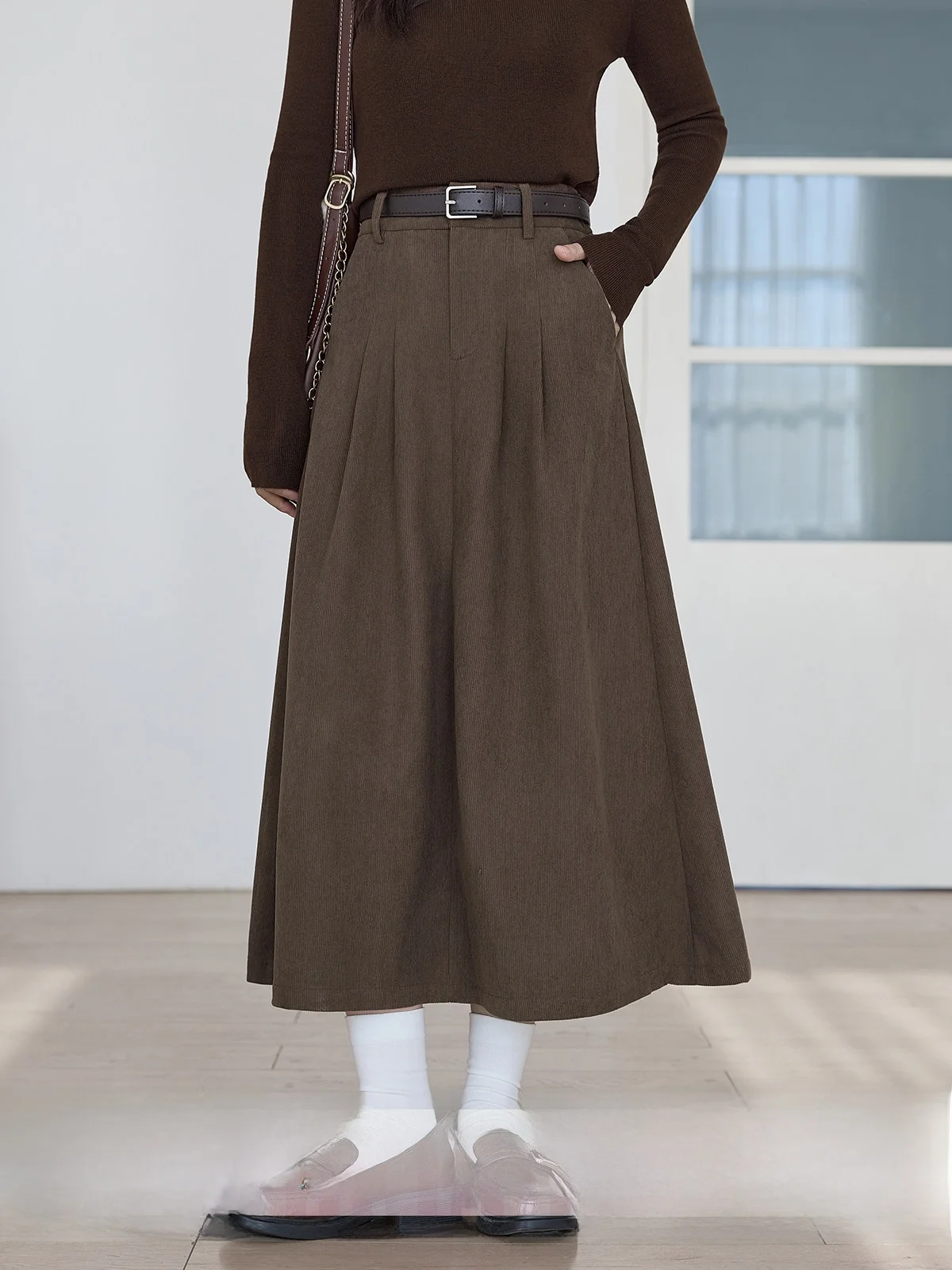 High Waist Brown Corduroy A-Line Skirt Women's Spring 2026 New Style Slimming Retro Half-length Commute Korean Version
High Waist Brown Corduroy A-Line Skirt Women's Spring 2026 New Style Slimming Retro Half-length Commute Korean Version
