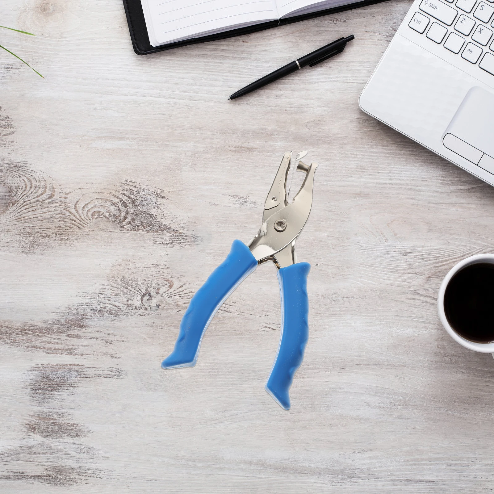One hand Staple Remover Handheld Tool Mini Metal Indoor Puller Multi use Office Supplies First class Materials Safe Practical
One hand Staple Remover Handheld Tool Mini Metal Indoor Puller Multi use Office Supplies First class Materials Safe Practical