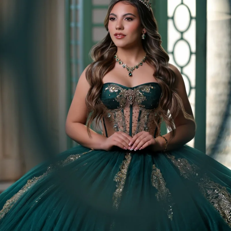 Dark Green Quinceanera Dress off-shoulder Golden Glitter Crystal Decal Long tail vestidos de 15 Quinceanera Customized
Dark Green Quinceanera Dress off-shoulder Golden Glitter Crystal Decal Long tail vestidos de 15 Quinceanera Customized