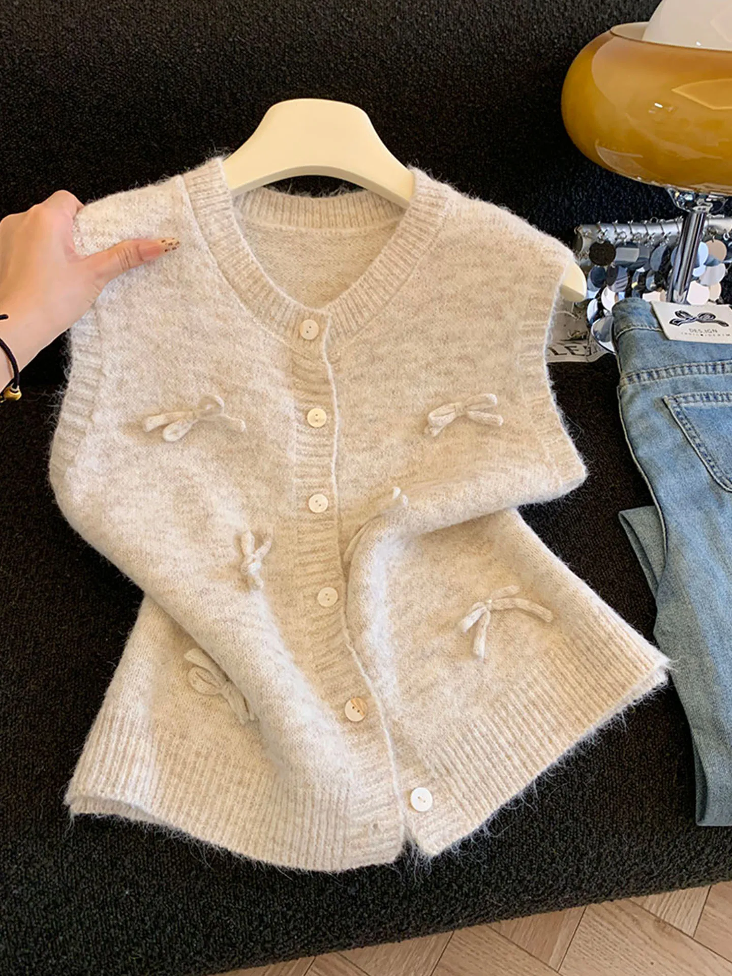 Emily Clud Knot Svel Knitted Open Cardigan Vest Top Women's Autumn Winter Soft Warm round Ne Regular Fit
Emily Clud Knot Svel Knitted Open Cardigan Vest Top Women's Autumn Winter Soft Warm round Ne Regular Fit