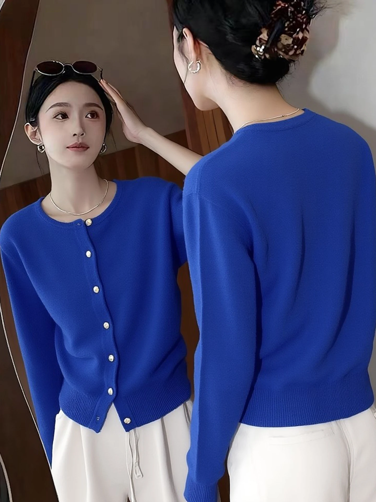 Korean Style Soft Comfortable Long Sleeve Knitted Sweater Color Single Button Casual Fashion Women's Winter Top
Korean Style Soft Comfortable Long Sleeve Knitted Sweater Color Single Button Casual Fashion Women's Winter Top