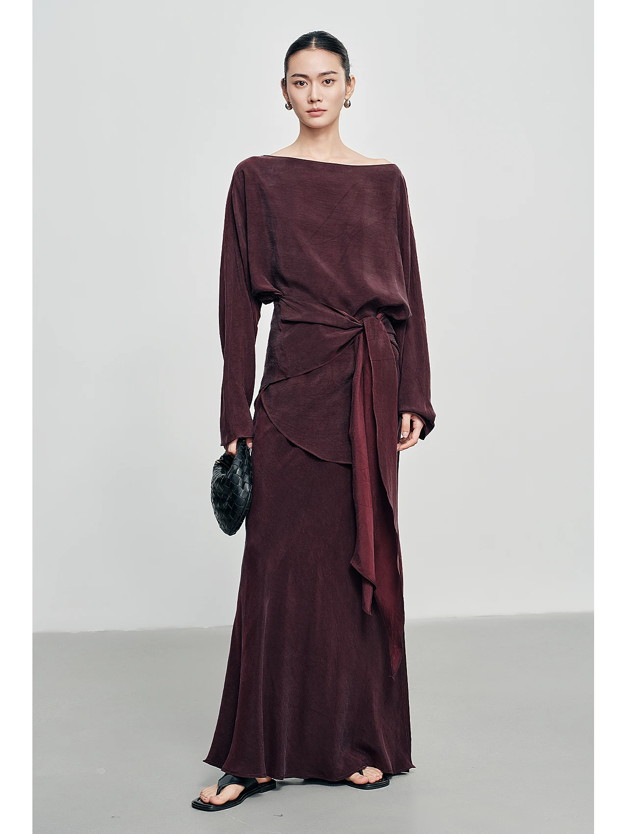 Lightweight Cool Sensation Copper Ammonia Fiber Set Women's Spring Summer High-End One Shoulder Top Half Skirt Two-Piece Set
Lightweight Cool Sensation Copper Ammonia Fiber Set Women's Spring Summer High-End One Shoulder Top Half Skirt Two-Piece Set