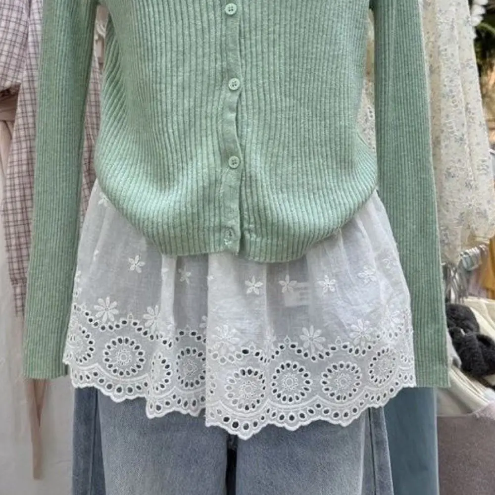 Fashion Embroidered Flower Lace Mini Skirt Harajuku Y2K Streetwear Hollow Out Skirt Casual Butt Curtain Jeans Decoration
Fashion Embroidered Flower Lace Mini Skirt Harajuku Y2K Streetwear Hollow Out Skirt Casual Butt Curtain Jeans Decoration