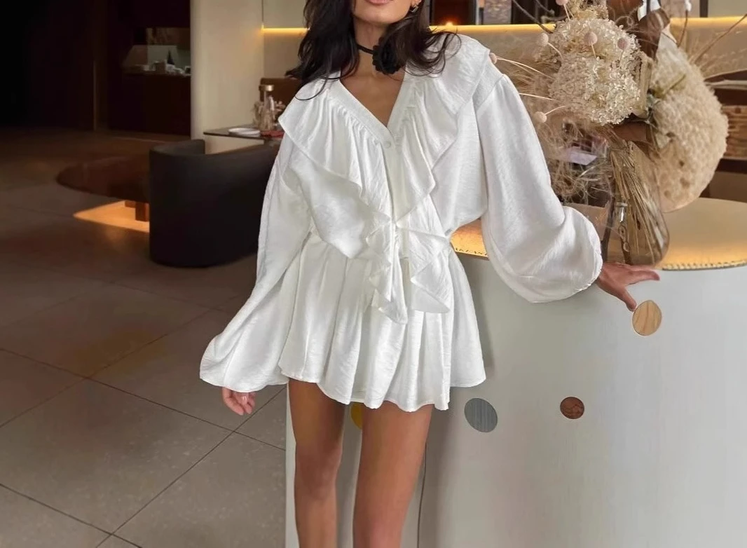 Spring 2025 New Puff Sleeve V-Neck Shirt Solid Color Ruffle Top Pleated Skirt Two Piece Pants Set
Spring 2025 New Puff Sleeve V-Neck Shirt Solid Color Ruffle Top Pleated Skirt Two Piece Pants Set