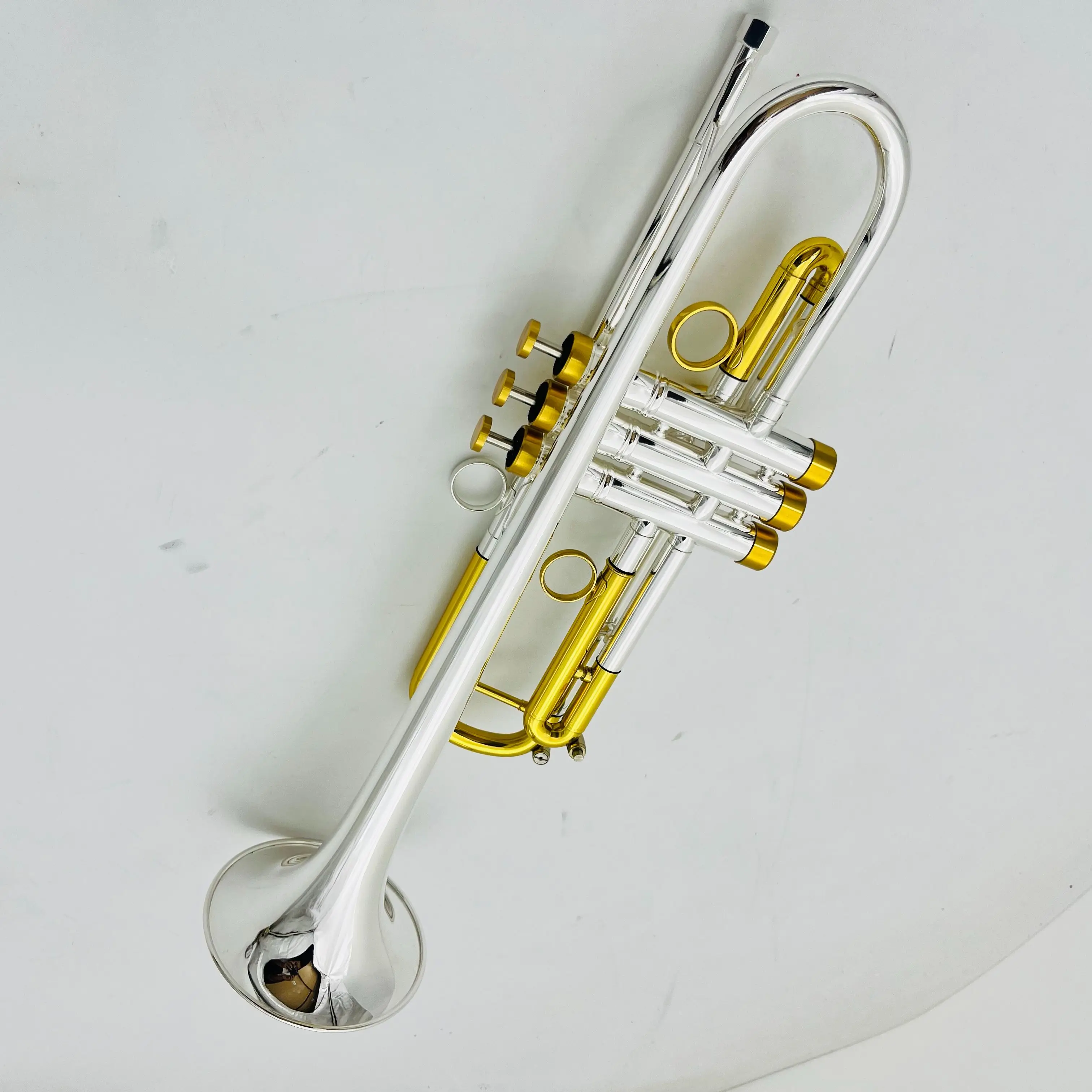 Real Pictures Bb Tune Trumpet Sliver Brass Plated Professional Brass Instrument With Case Accessories Free Shipping
Real Pictures Bb Tune Trumpet Sliver Brass Plated Professional Brass Instrument With Case Accessories Free Shipping