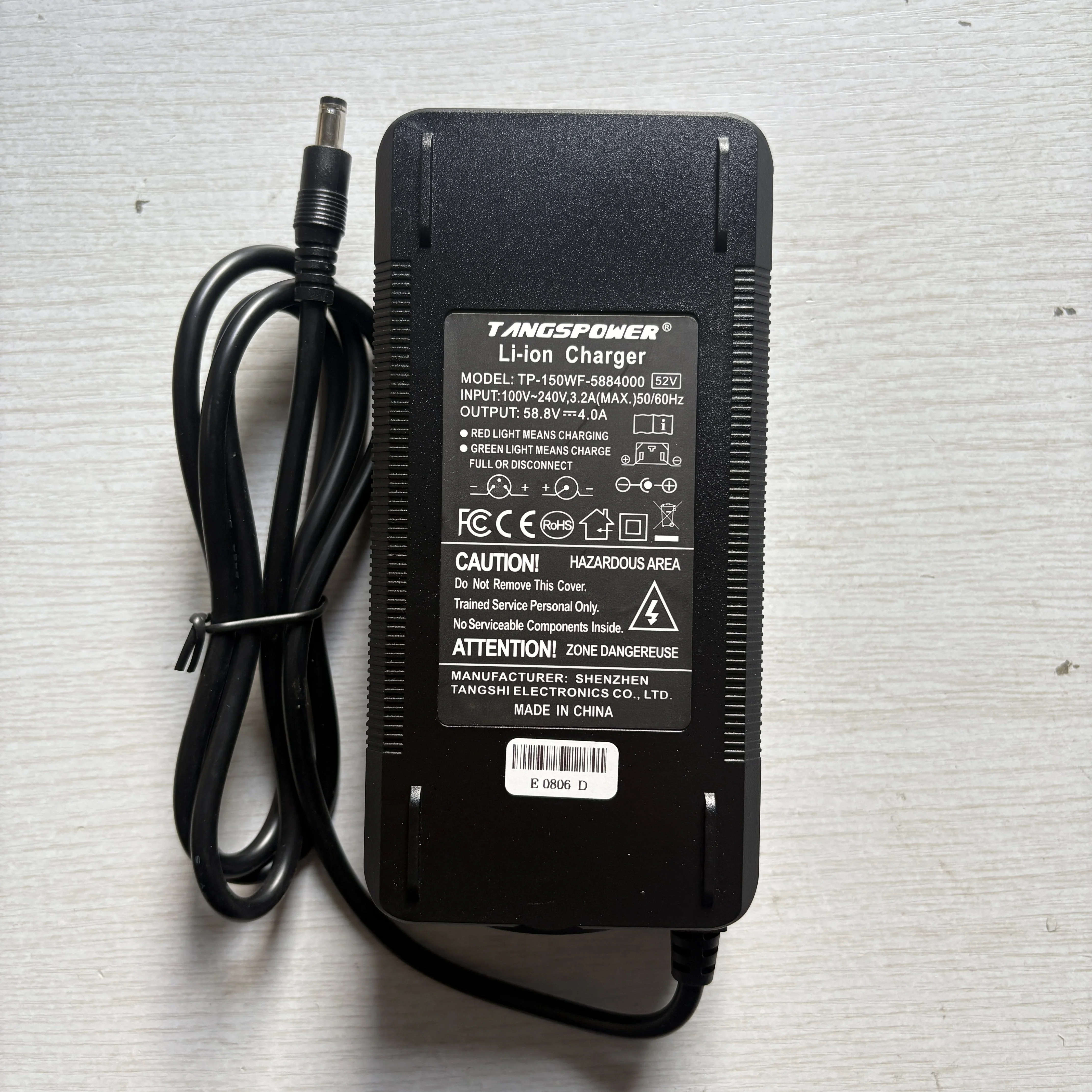 58.8V 4A lithium Battery Charger 14Series 52V Li-ion Battery Pack Fast Charging Power Tools Charger With Cooling Fan
58.8V 4A lithium Battery Charger 14Series 52V Li-ion Battery Pack Fast Charging Power Tools Charger With Cooling Fan