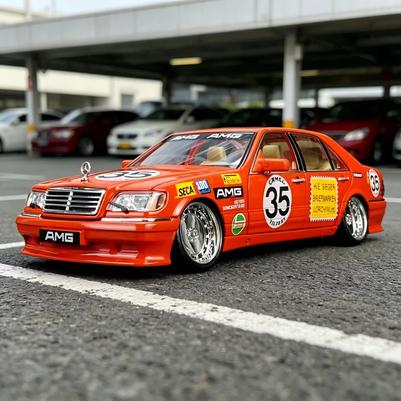 1:24 Simulation Mercedes Benz W140 S320 modified alloy car model doors and engine hood, trunk can be opened rich details
1:24 Simulation Mercedes Benz W140 S320 modified alloy car model doors and engine hood, trunk can be opened rich details