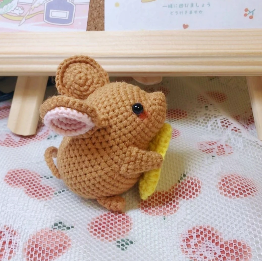 DIY crocheted little mouse doll pendant wool knitting material bag chef cheese mouse zodiac handmade gift
DIY crocheted little mouse doll pendant wool knitting material bag chef cheese mouse zodiac handmade gift